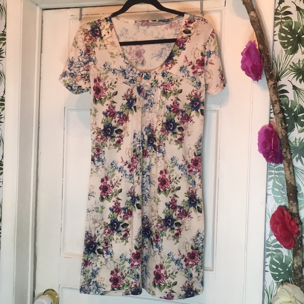 Short sleeve sweater dress or tunic . Sz S .